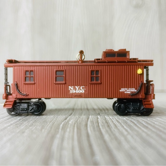 Hallmark Christmas Ornament NO. 717 caboose Lionel train 2007 w/ box train car - Picture 6 of 8